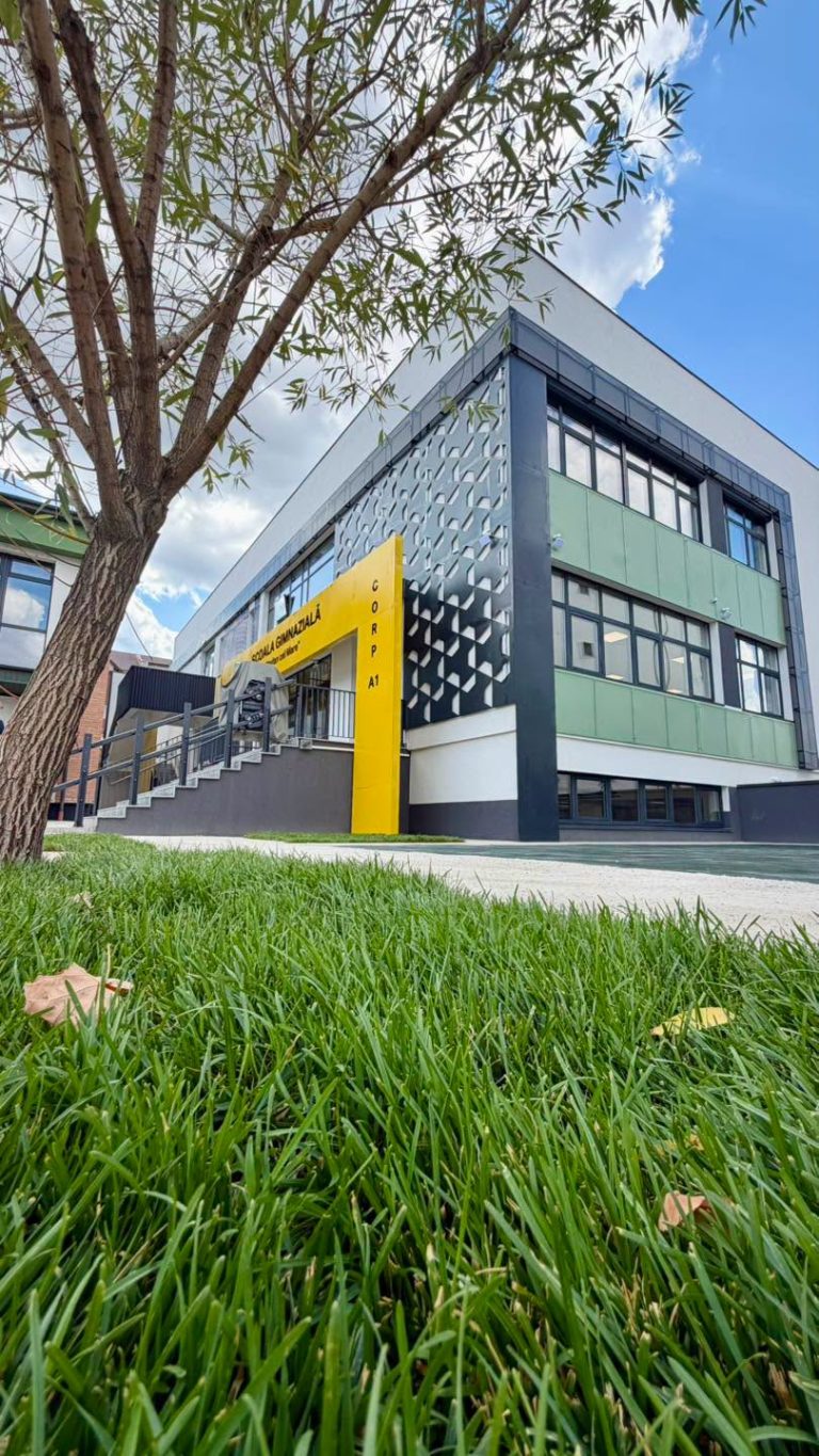 Școala Dancu, din comuna Holboca, extinsă cu un corp nou: șase săli de clasă și laborator de informatică