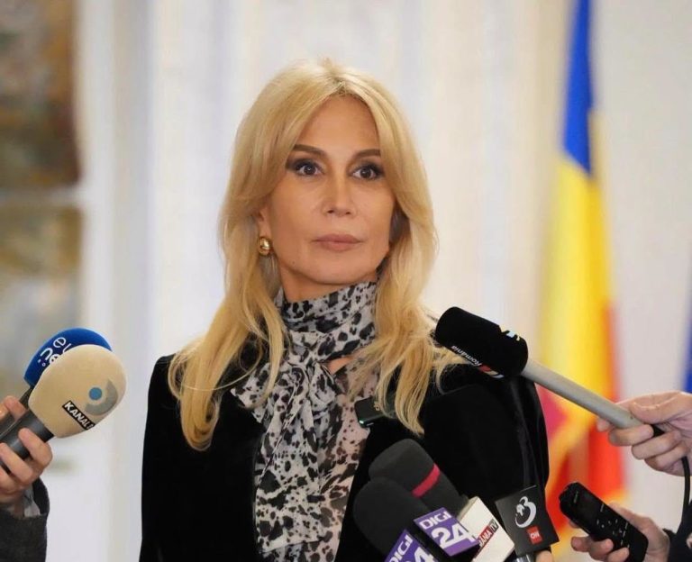 Raluca Turcan cere Parlamentului să adopte legea privind interzicerea telefoanelor mobile în școli și licee