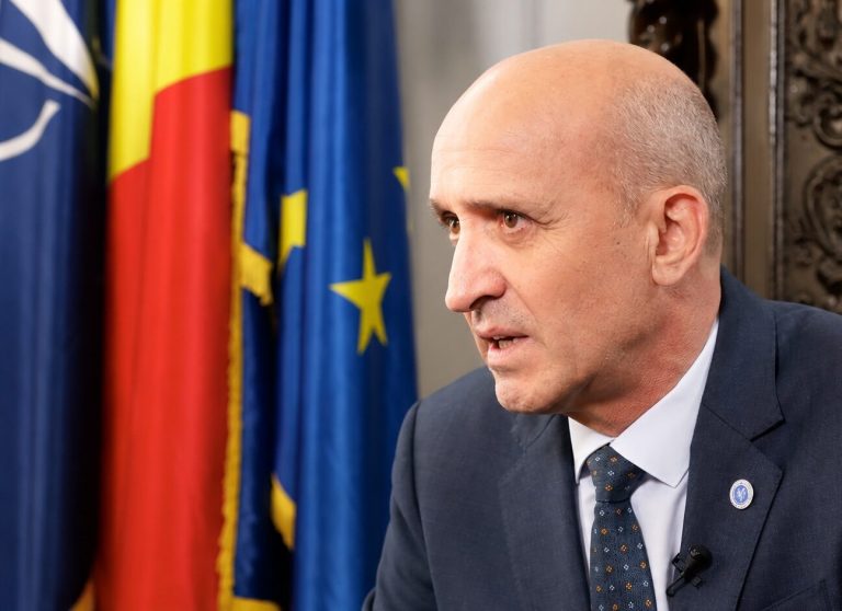 Când își primesc primul salariu profesorii debutanți angajați la 1 septembrie 2026. Explicațiile Ministerului Educației